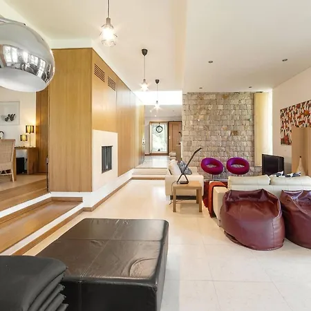 Oasis Pool - D'el Rey Golf * Palaios